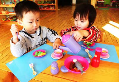 幼儿园孩子在玩耍